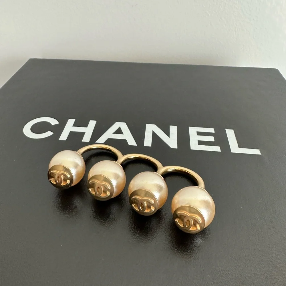 CHANEL ring gold